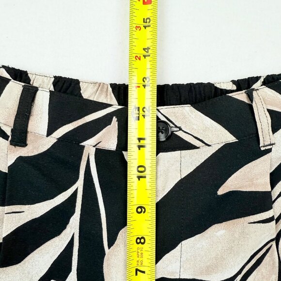 Time And Tru Women's Linen Blend Tropical Black Shorts S (4-6) Elastic Back NWT - Picture 8 of 10